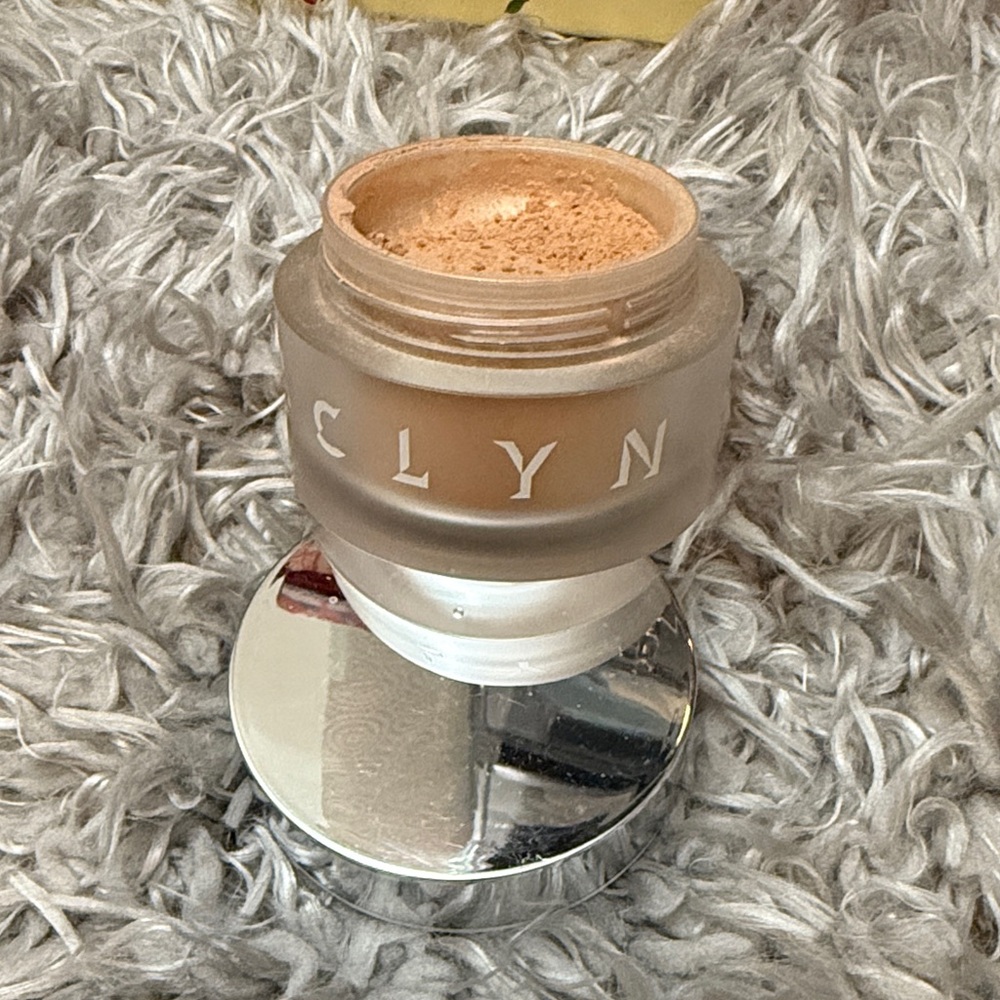 Jaclyn cosmetics luminous powder